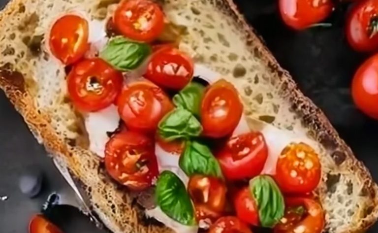 Délicieuse Bruschetta IG bas aux tomates cerises et basilic